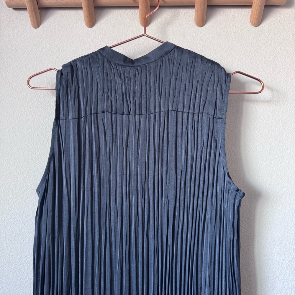 Vince Button-Down Gray Pleated Blouse - image 9